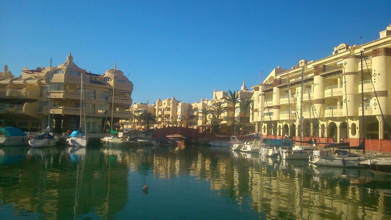 En Puerto Marina G204 Apartment